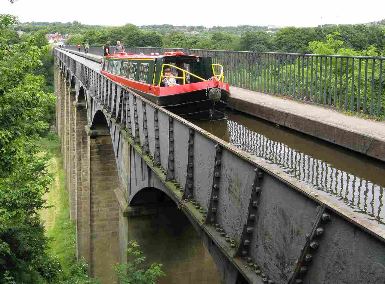 Llangollen canal (1)