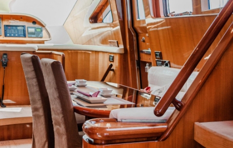 boat wrap interior