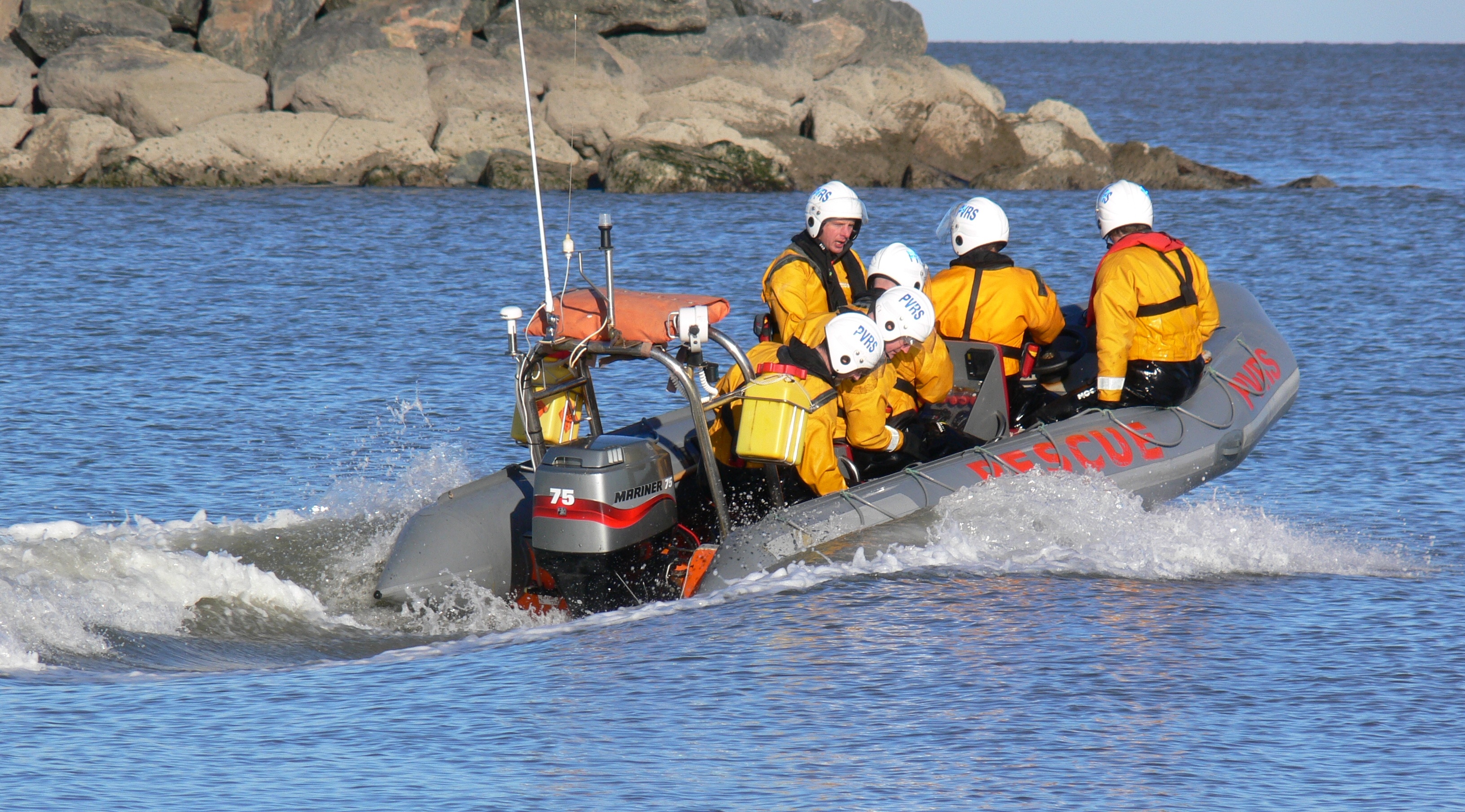 The benefits of semi rigid hull inflatable boats 