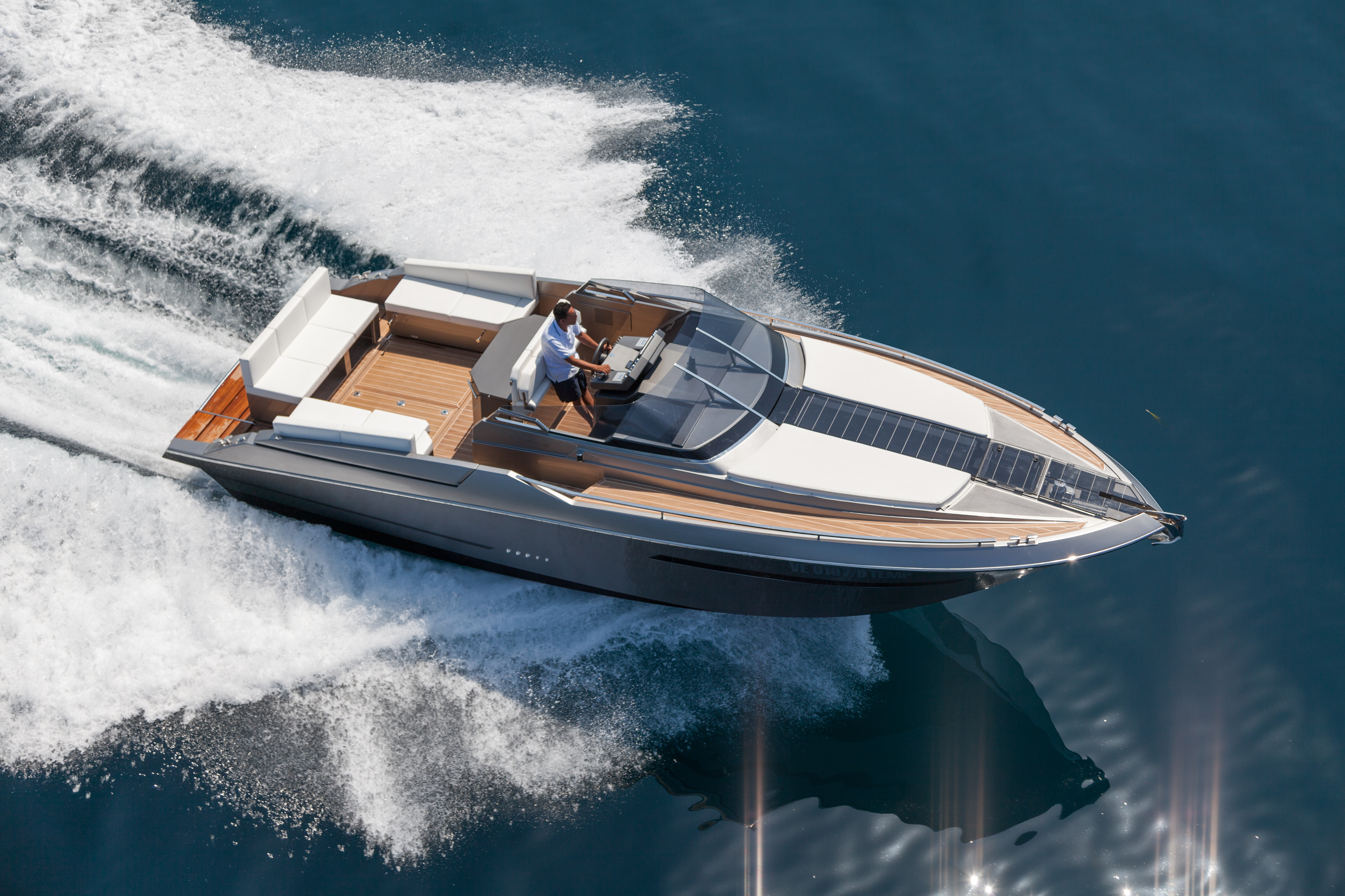 A Look at 5 Popular Luxury Speedboat Models to Consider