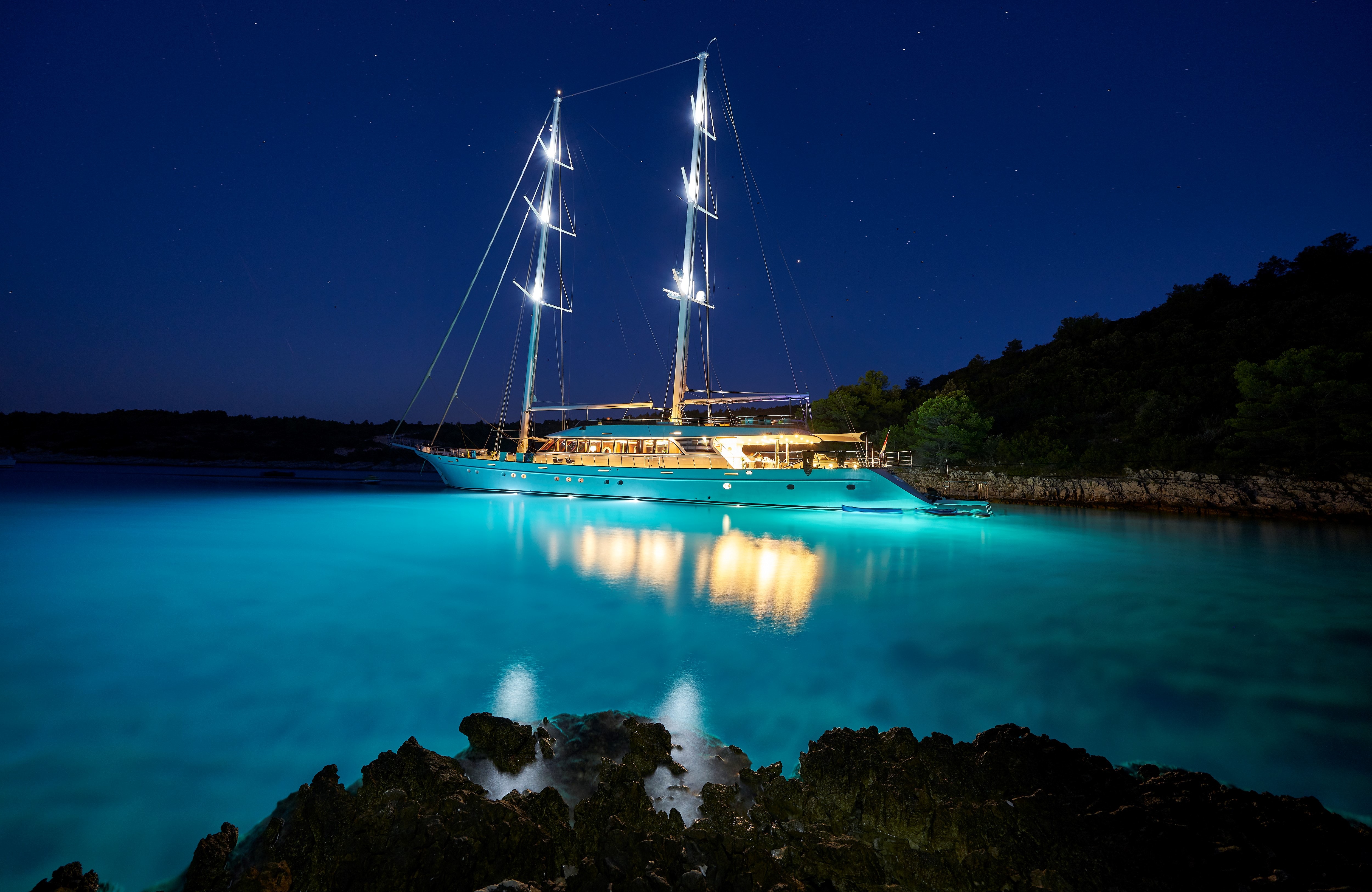 Best Features on Board Luxury Sailing Yachts
