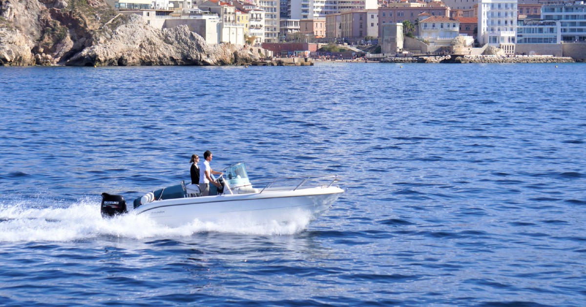 What to look for when buying a speedboat